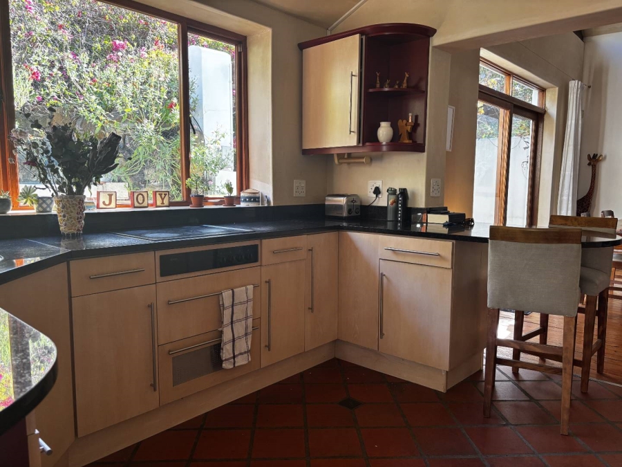 To Let 3 Bedroom Property for Rent in Tamboerskloof Western Cape